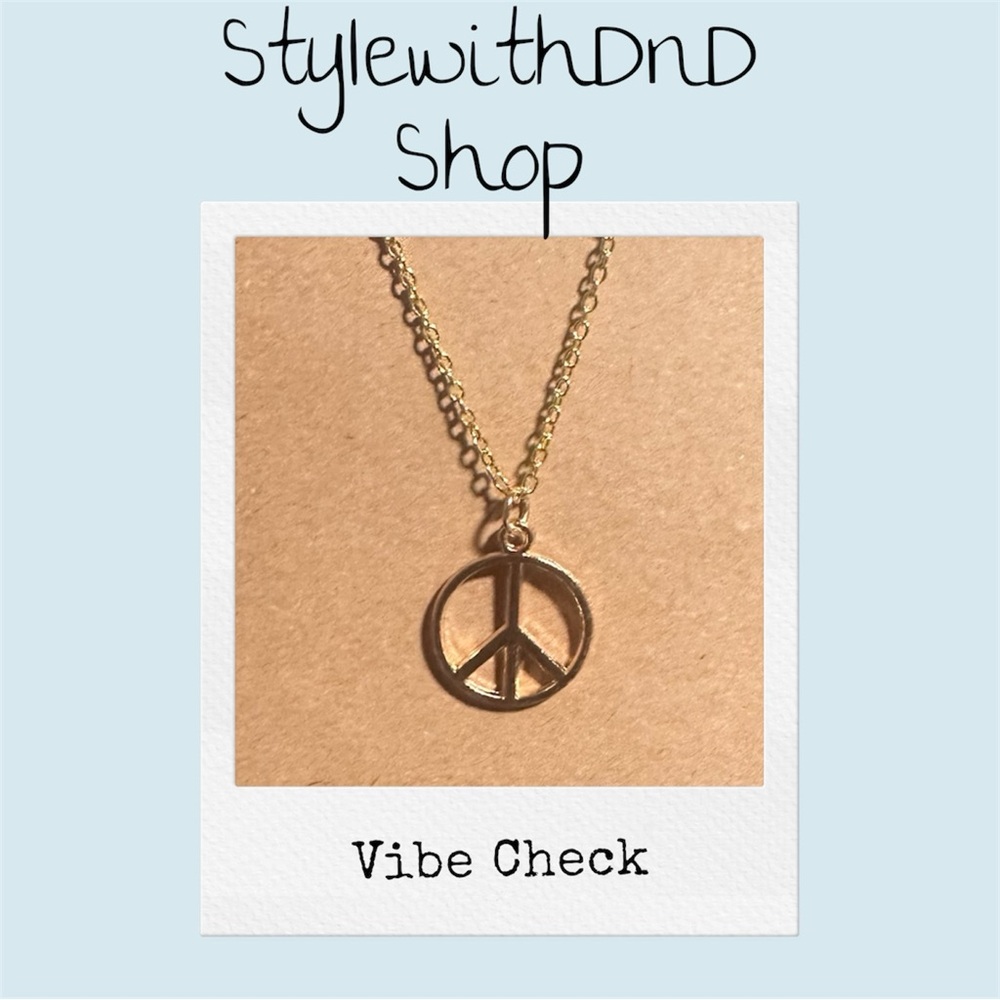 Vibe Check Pendant Necklace